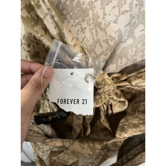 Forever 21 Snake Print Puff Sleeve Ruffle Satin Midi Dress Size Medium - NWT - Picture 6 of 7